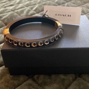 NWT Gold and black Coach bracelet🖤🖤🖤